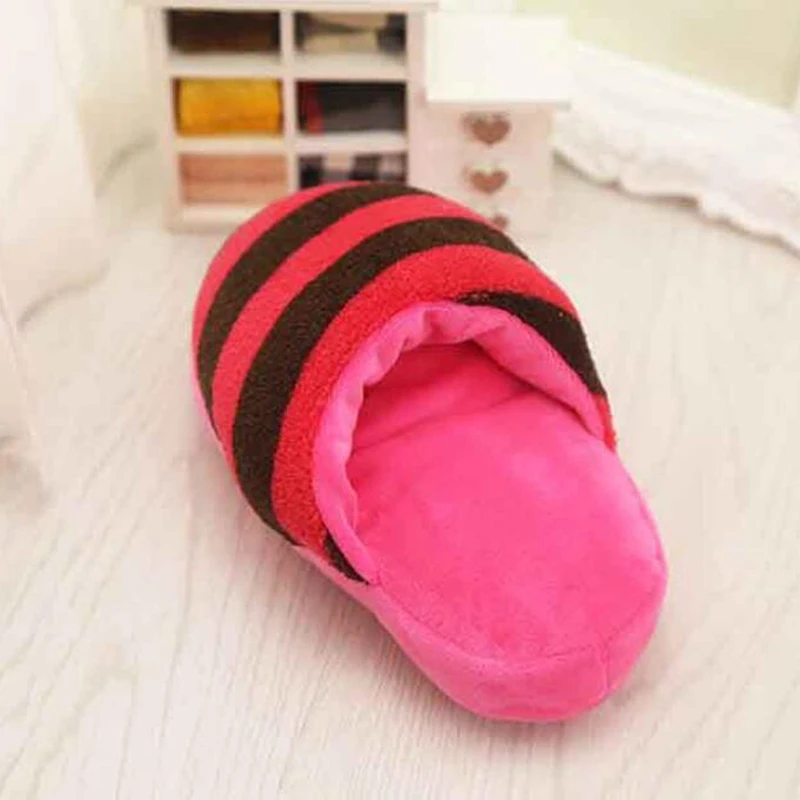 1 PC Pet Toys Slipper Squeaking Sound Plush Fleece Shaped Puppy Dog Sound Chew Play Toys for Dog Cats Funny Dog Products