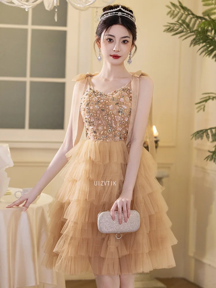 ライト高級ショートウエディングドレス女性高級 A ラインビーズミニティアードチュールレースアップイブニングドレスファッションパーティーウェディングドレス