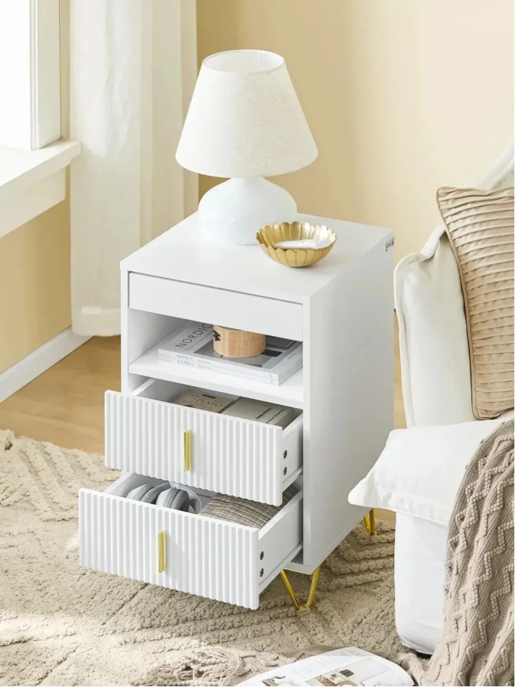 SoBuy FBT168-W Nachttisch, Nachtschrank mit 3 Schubladen und Ablagefach, Moderner Beistelltisch für Schlafzimmer und Wohnzimmer,