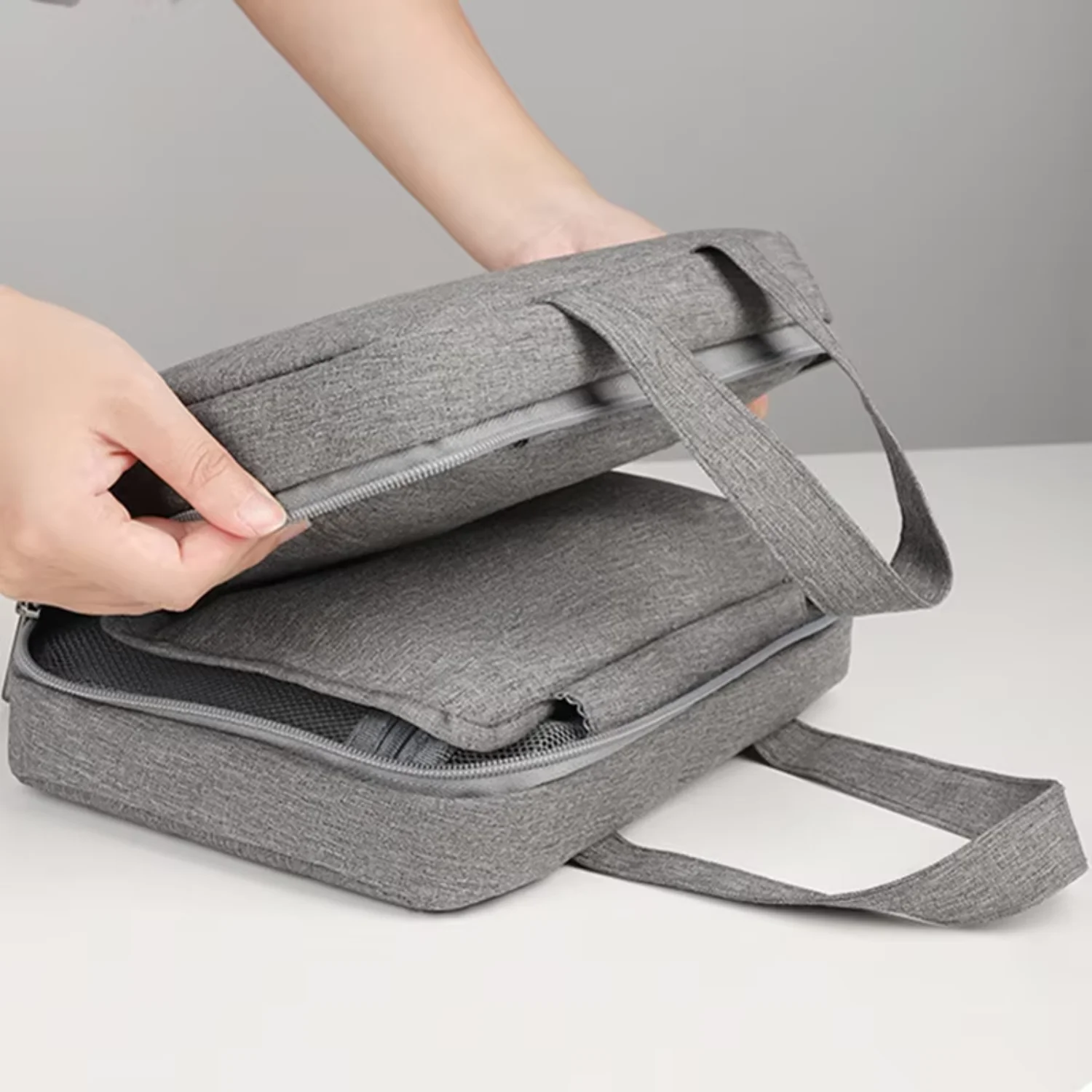 

Economical Design Travel Water Resistant Makeup Bags for Travel Essentials