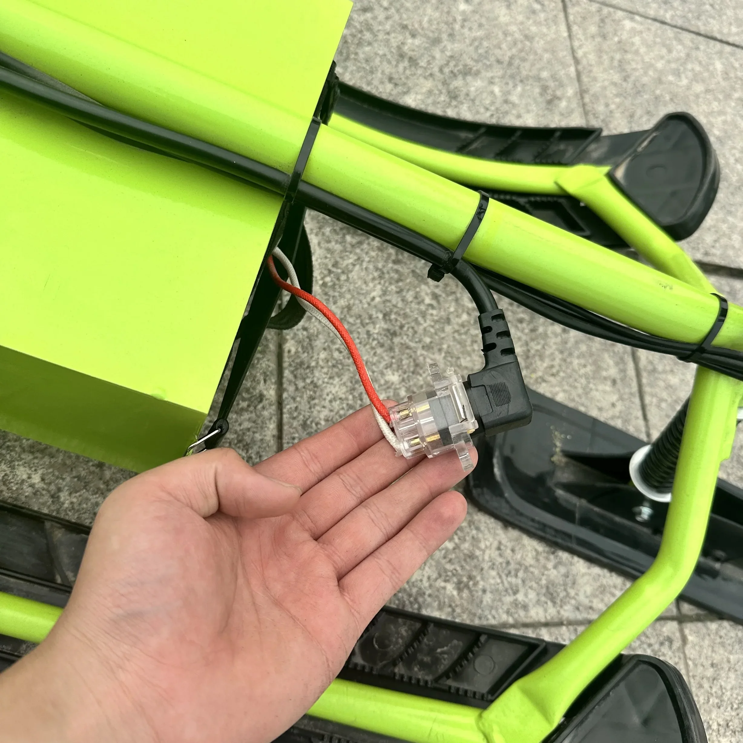 Factory Wholesale High Quality Winter Outdoor Sports Ski Snowmobile Car With Brakes