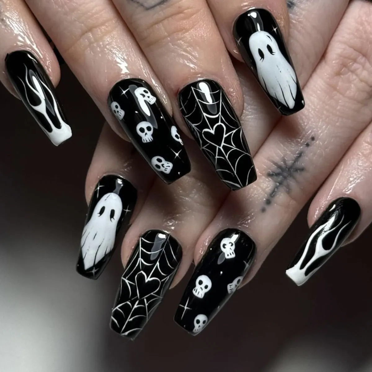 24pcs Halloween Long Coffin Rhinestone Fake Nails Stick on Detachable Ballet Ghost Glitter Nail Set Black Gradient False Nail