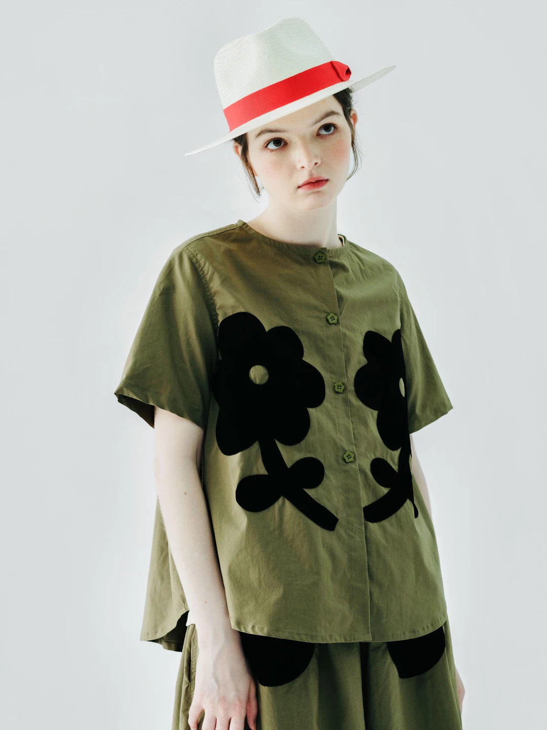 imakokoni Original Collage Flower Army Green Casual Blouse for Women 234130