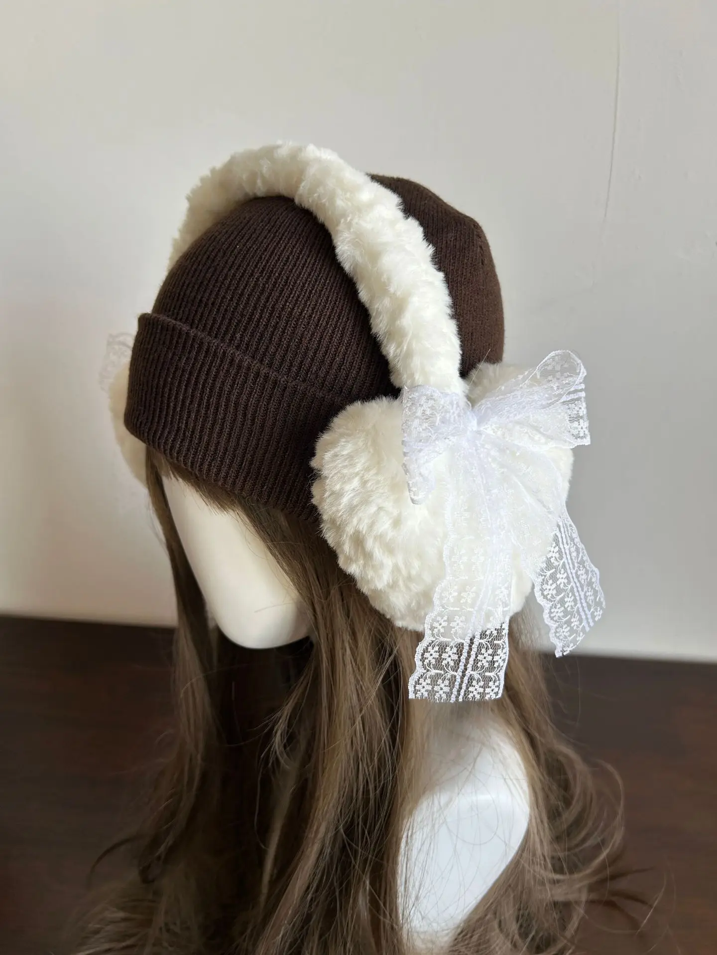 冬の新しい可愛いレースリボン耳あて、女の子のための甘いぬいぐるみハート型耳あて、寒い日のためのキュートなヘッドウェア