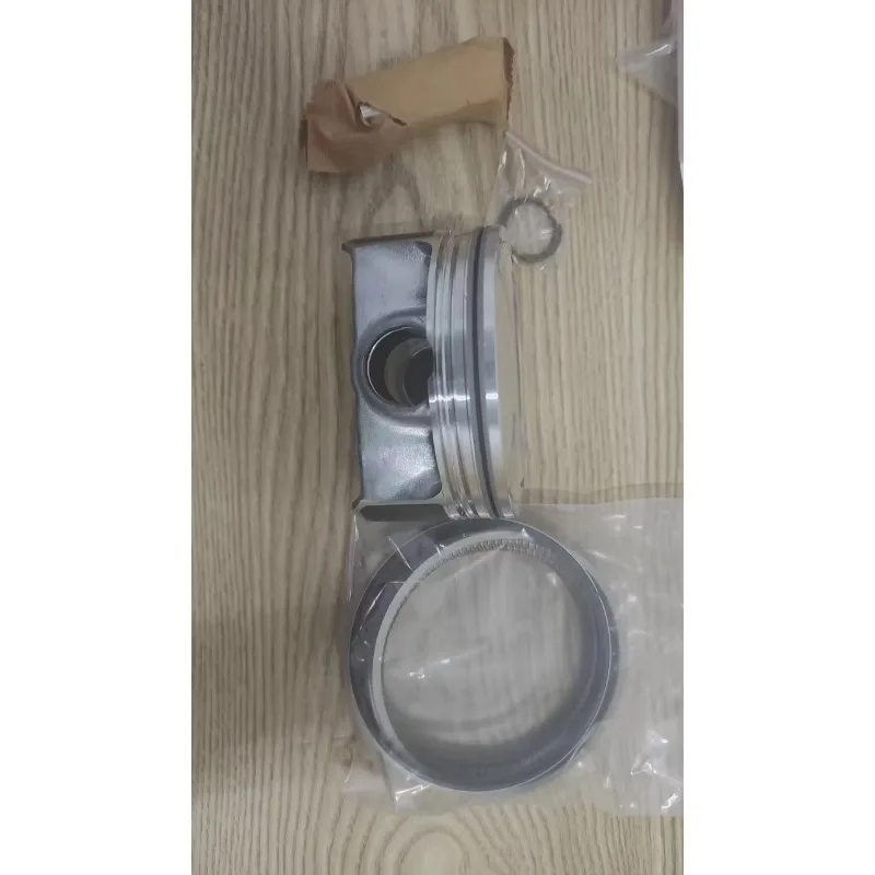 

Piston with ring For land rover