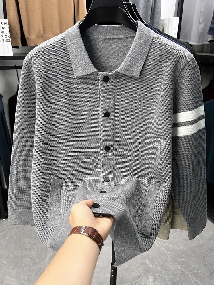 

Модные бренды мужские трикотажные пуговицы кардиган осенний новый корейский стиль молодежный тренд полосатый удобный карман Перевернутый воротник жакет свитер пальто