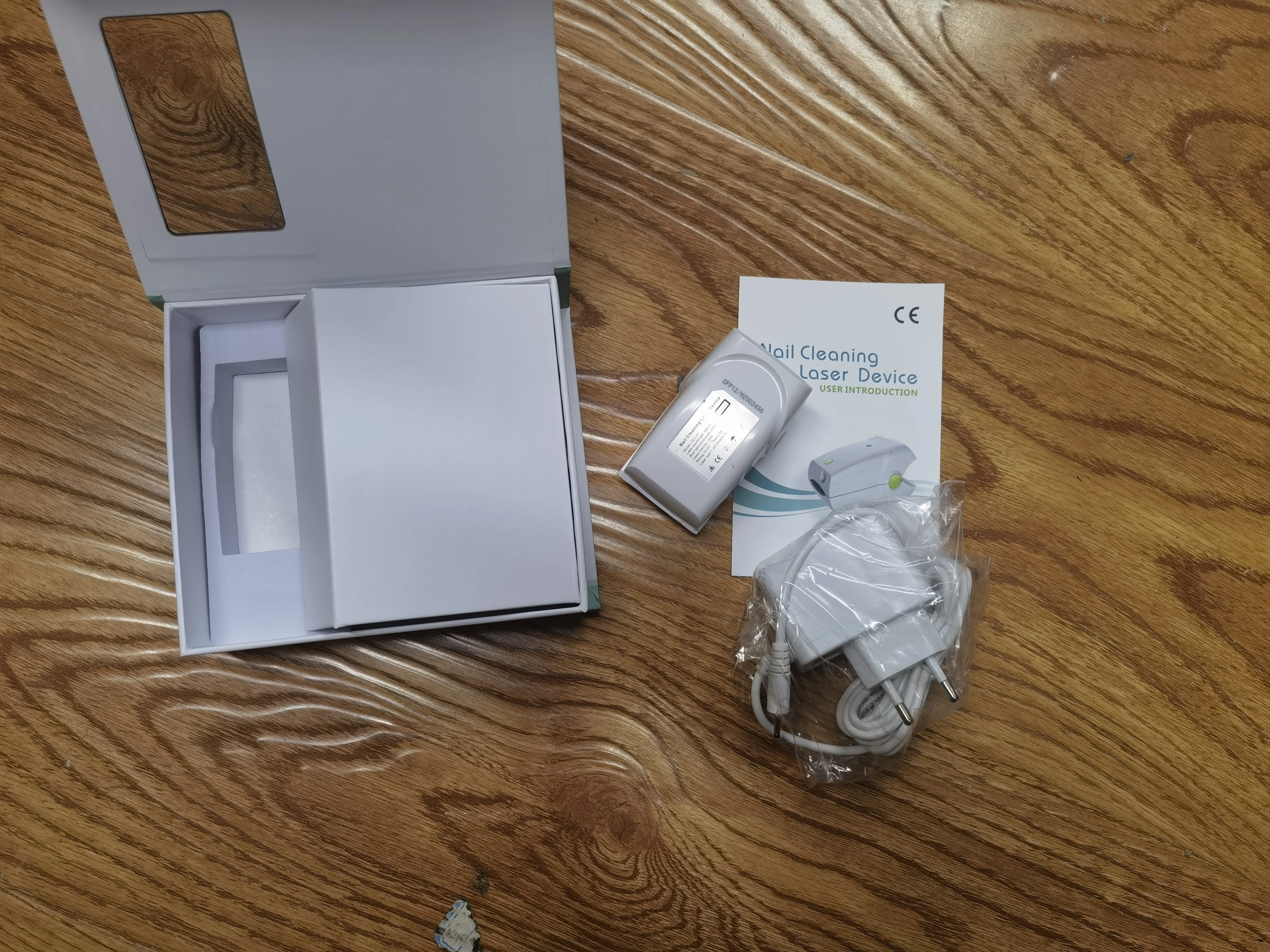 

Быстродействующий лазерный аппарат для терапии ногтей HLKGO для удаления грибка на ногах, длина волны 905 нм, 470 нм