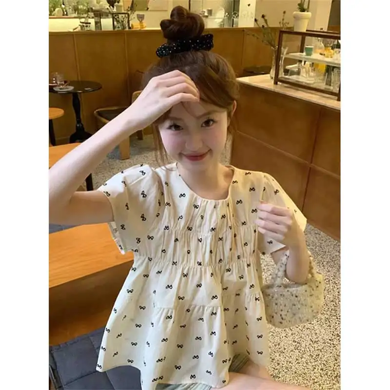 

Женская одежда, летняя мода, корейский стиль, однотонные топы с принтом и круглым вырезом, универсальные, освежающие, молодежный стиль, с бантом, с коротким рукавом