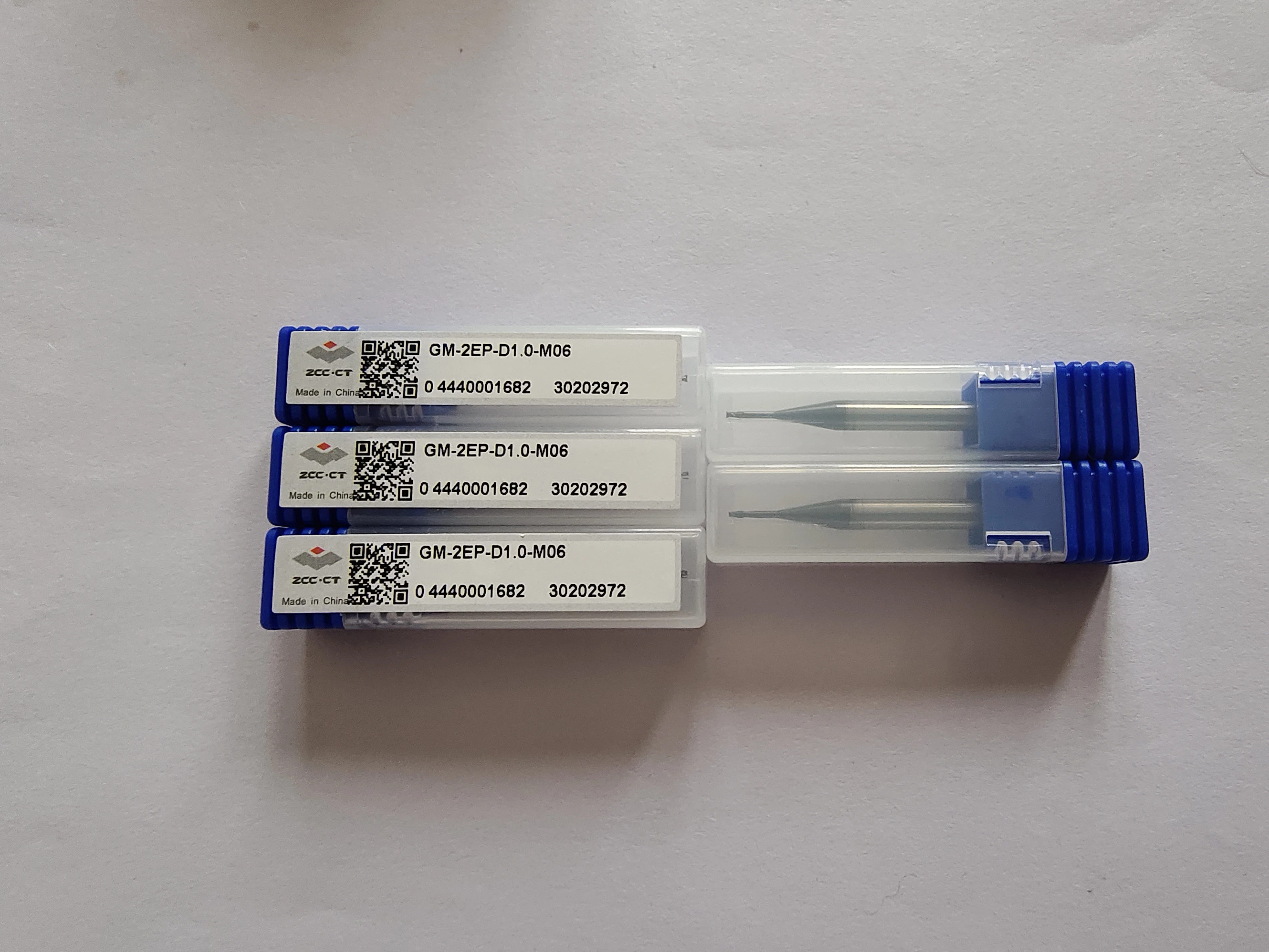 

GM-2EP-D1.0-M04 ZCC.CT GM-2EP Фрезы с плоской концевой фрезой с двумя кромками и прямым хвостовиком, длинной горловиной и короткой кромкой D1.0*4*4*50 2T 2-зубые концевые фрезы
