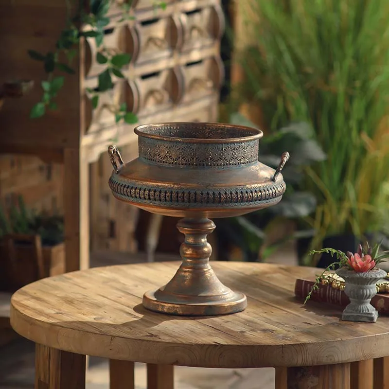 Morocco antique carved vase ornament B & B hotel old metal handicrafts wedding shooting props