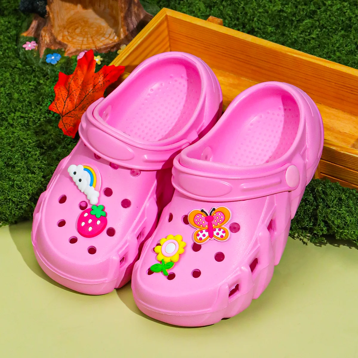 One-step Garden Shoes, Can Be Worn in All Seasons, Shiny Thick-soled EVA Versatile Hole Shoes, Suitable for the Beach 2501