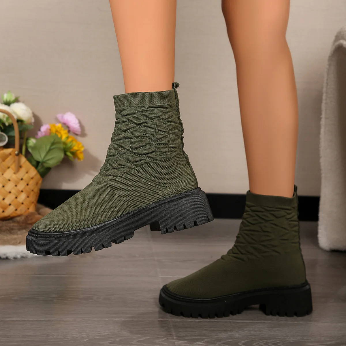 Autumn New Knit Sock Boots Women Thick Bottom Solid Colour Leisure Outside Wear Ankle Boots Chunky Middle Heels Short Botas