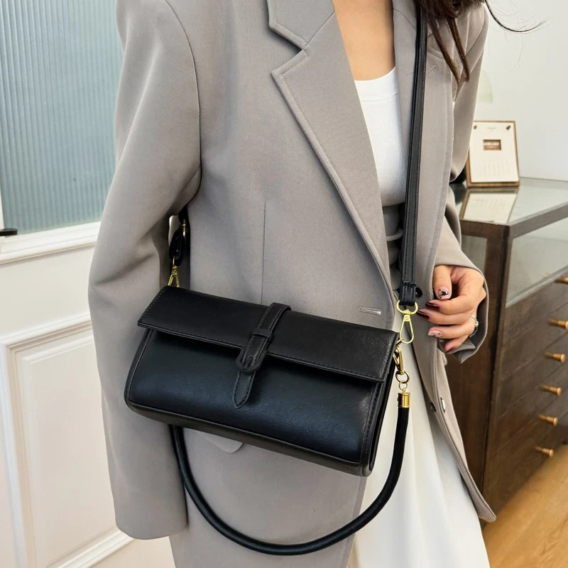 

New style chain strap crossbody bag, elegant and fashionable leather handbag, luxurious women's design shoulder bag