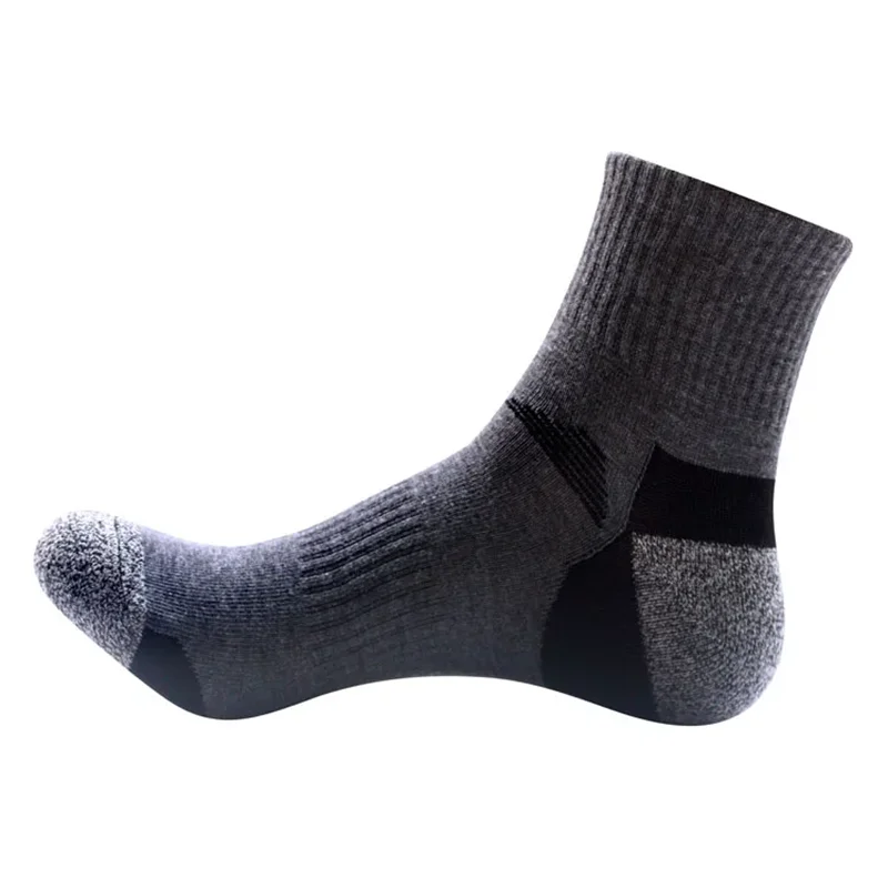 2 Pairs/1Pair Summer Unisex Sports Thermal Cotton Pile Cashmere Mens Socks Seamless Climbing Hiking Skiing Socks EU 39-44