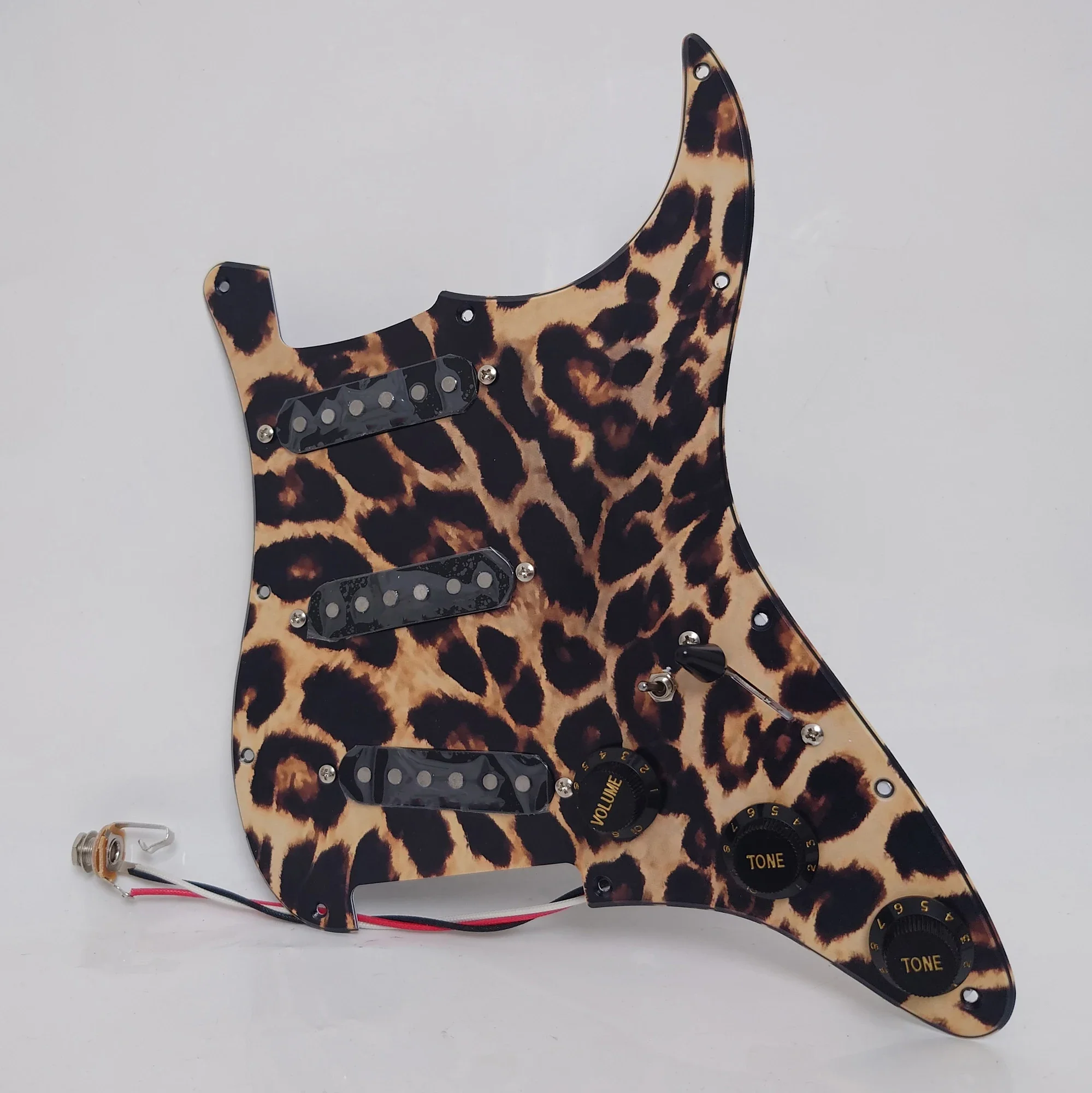 

Guitar Prewired Loaded Pickguard Set 3D Leopard Print Scratch Plate,with Alnico 5 Coil Splitting Single Coil Pickups for ST