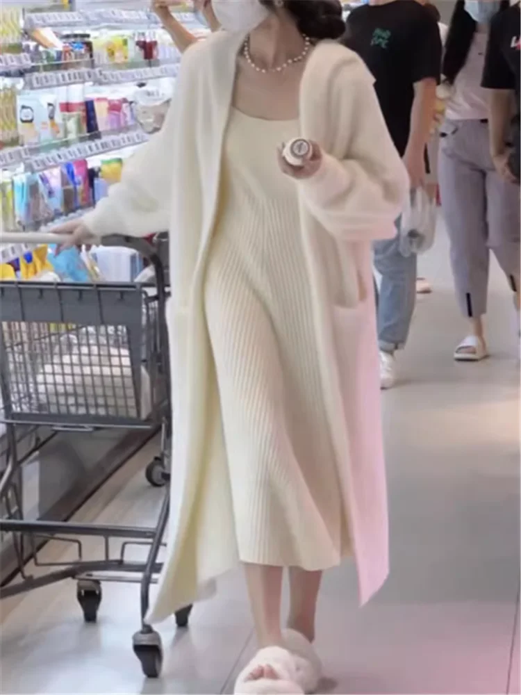 

Мягкий вязаный длинный свитер с капюшоном из искусственного меха норки, новый осенне-зимний женский свободный повседневный белый кардиган в ленивом стиле, пальто большого размера