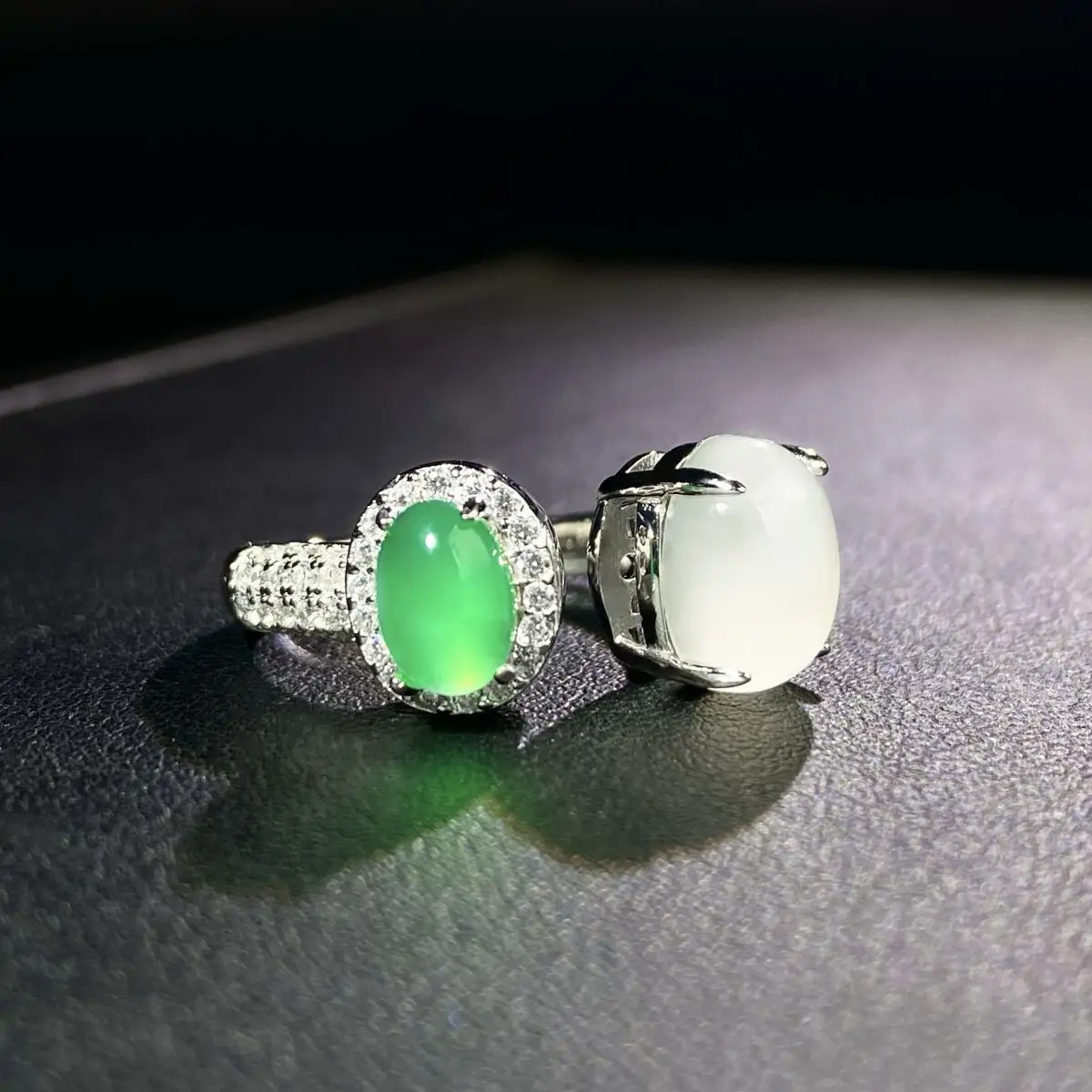 

PT950 platinum two-color jasperite ring, high-quality ice agate emerald ring, double-stone full-diamond ring