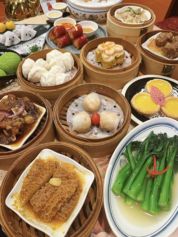 

Коммерческая машина для мягкого мороженого высшего качества, электрическая машина для мороженого с тремя вкусами, машина для производства мороженого 110 В/220 В