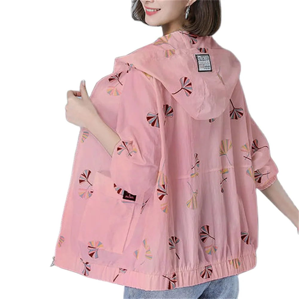 2026 New Summer Jacket Women Sun Protection Clothing Fashion Middle-Aged Mother Casual Loose Hooded Thin Windbreaker Coat Fema