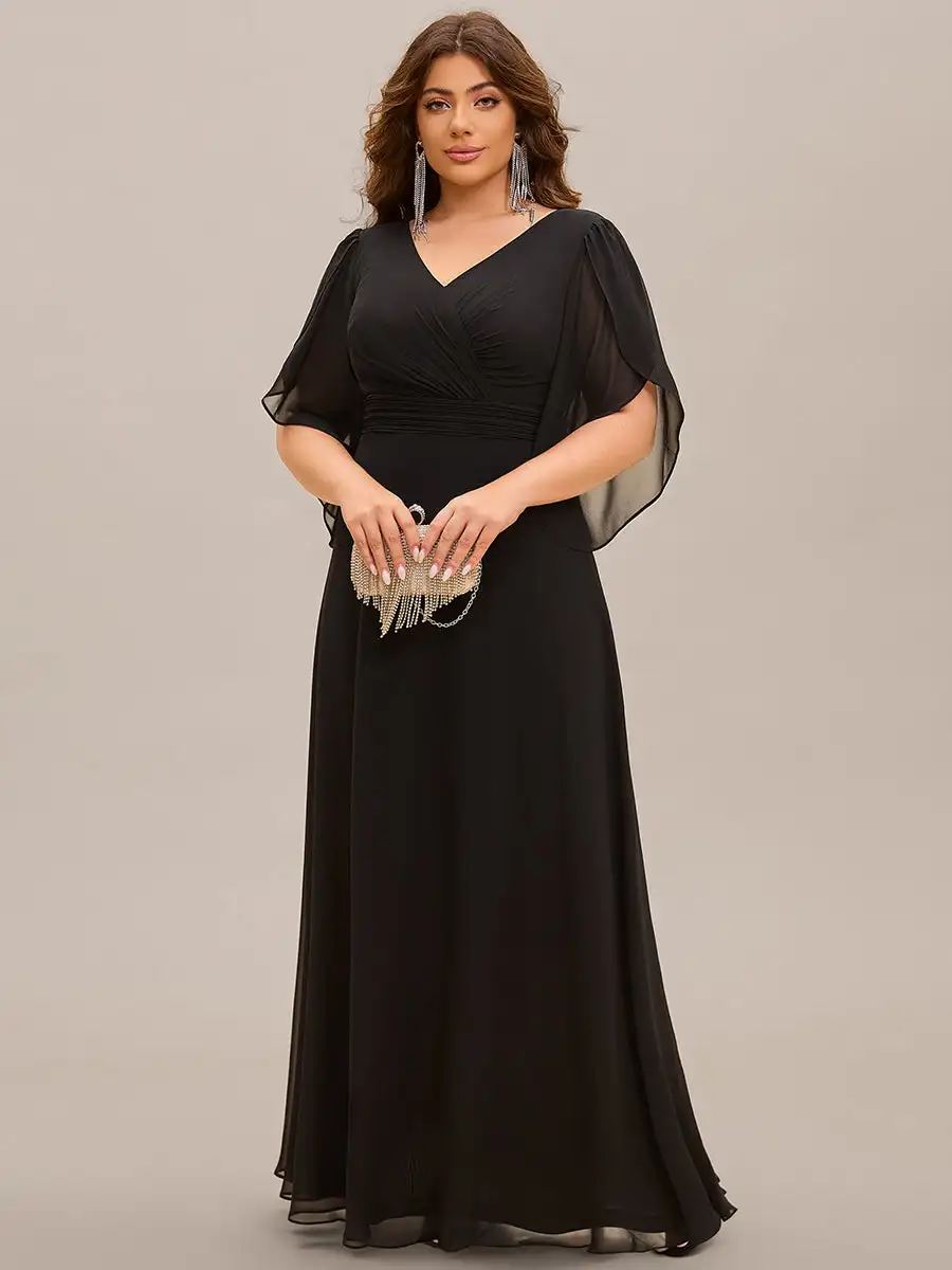 

Plus Size Elegant Evening Dresses V Neck Pleated Decoration 2024 Ever Pretty of Chiffon A-Line Black Mom's formal Dress