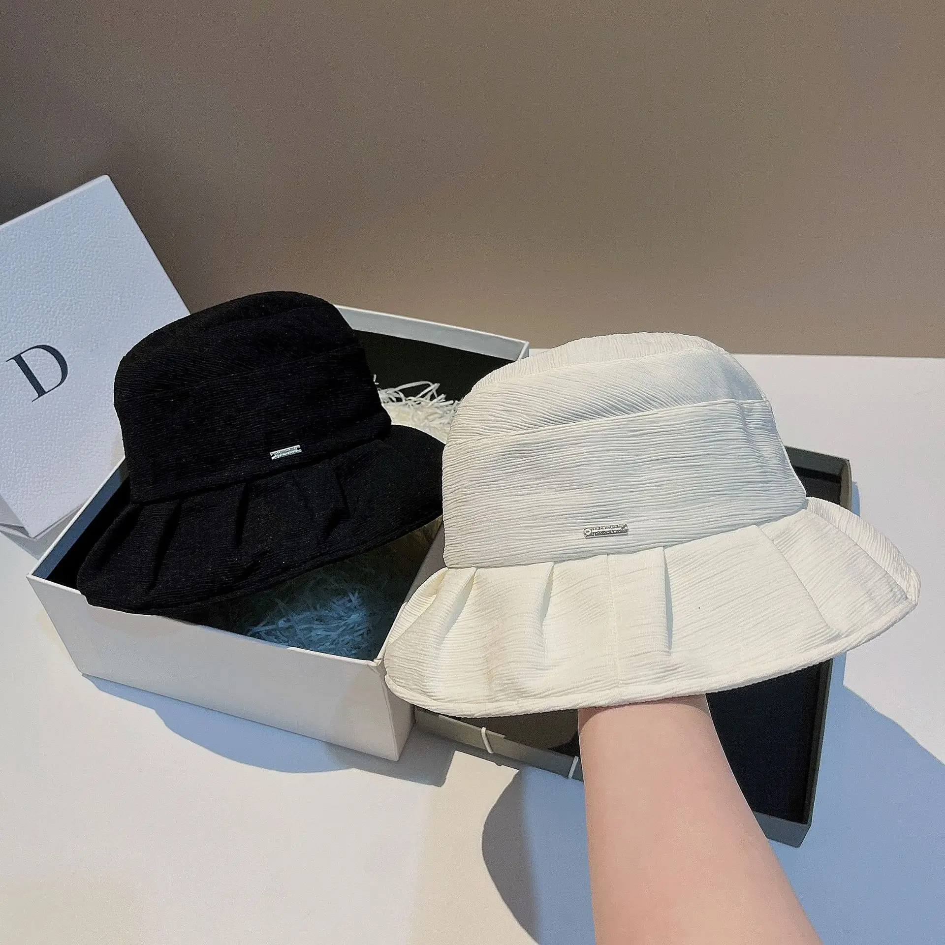 قبعة دلو أنيقة ذات ثنيات - تصميم حافة أوراق اللوتس لربيع الخريف، قبعة حوض واسعة الحواف لملابس نسائية غير رسمية