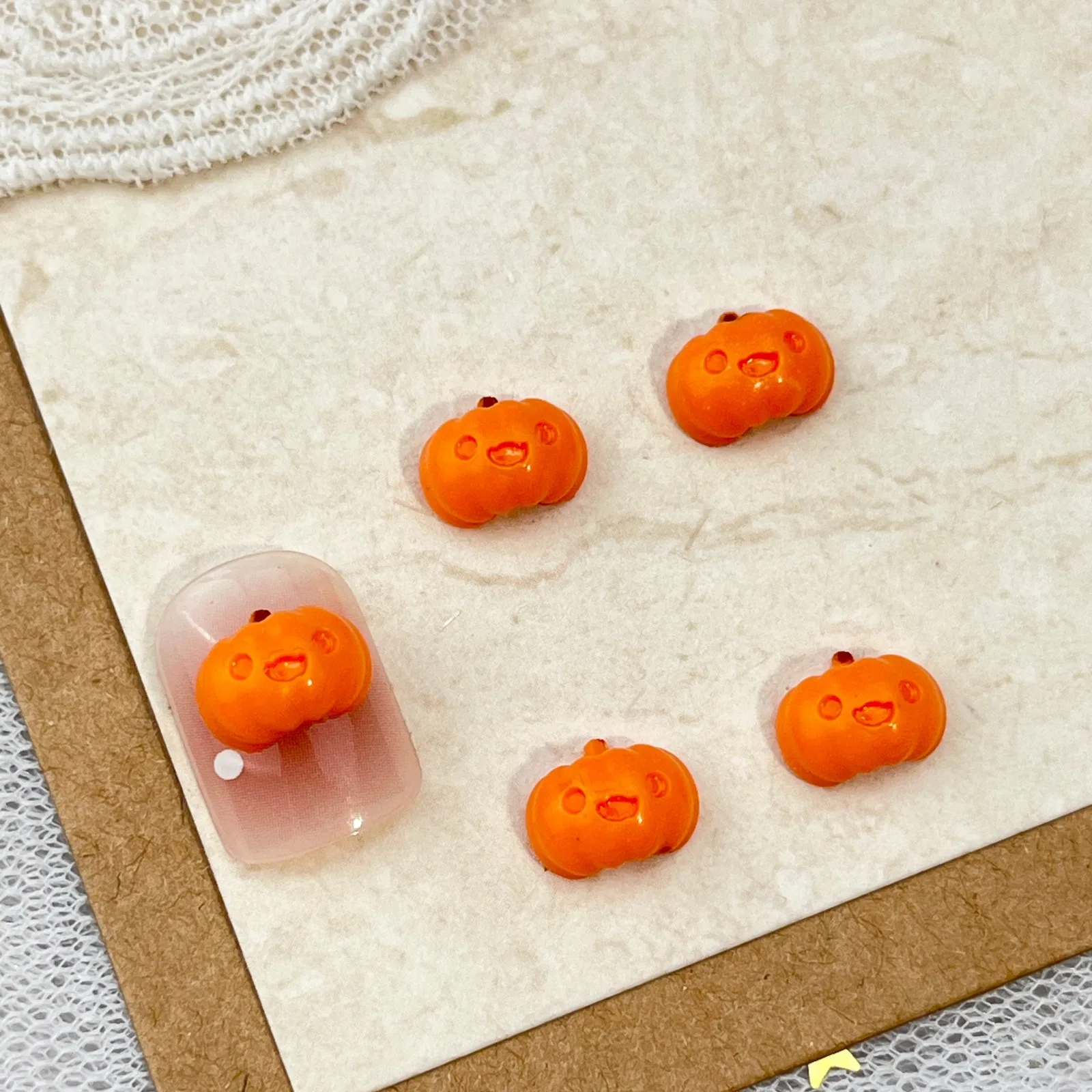 LYLE 20 Stück Niedliche Gruselige Halloween Cartoon Nagelkunst-Charms 3D buLaBU Totenkopf Kürbis Harz Flatback DIY Nageldekorationen Bling Set – Detail 16