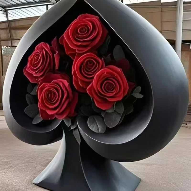 

Custom fiberglass hand-held sculptures for shopping mall displays and event decorations