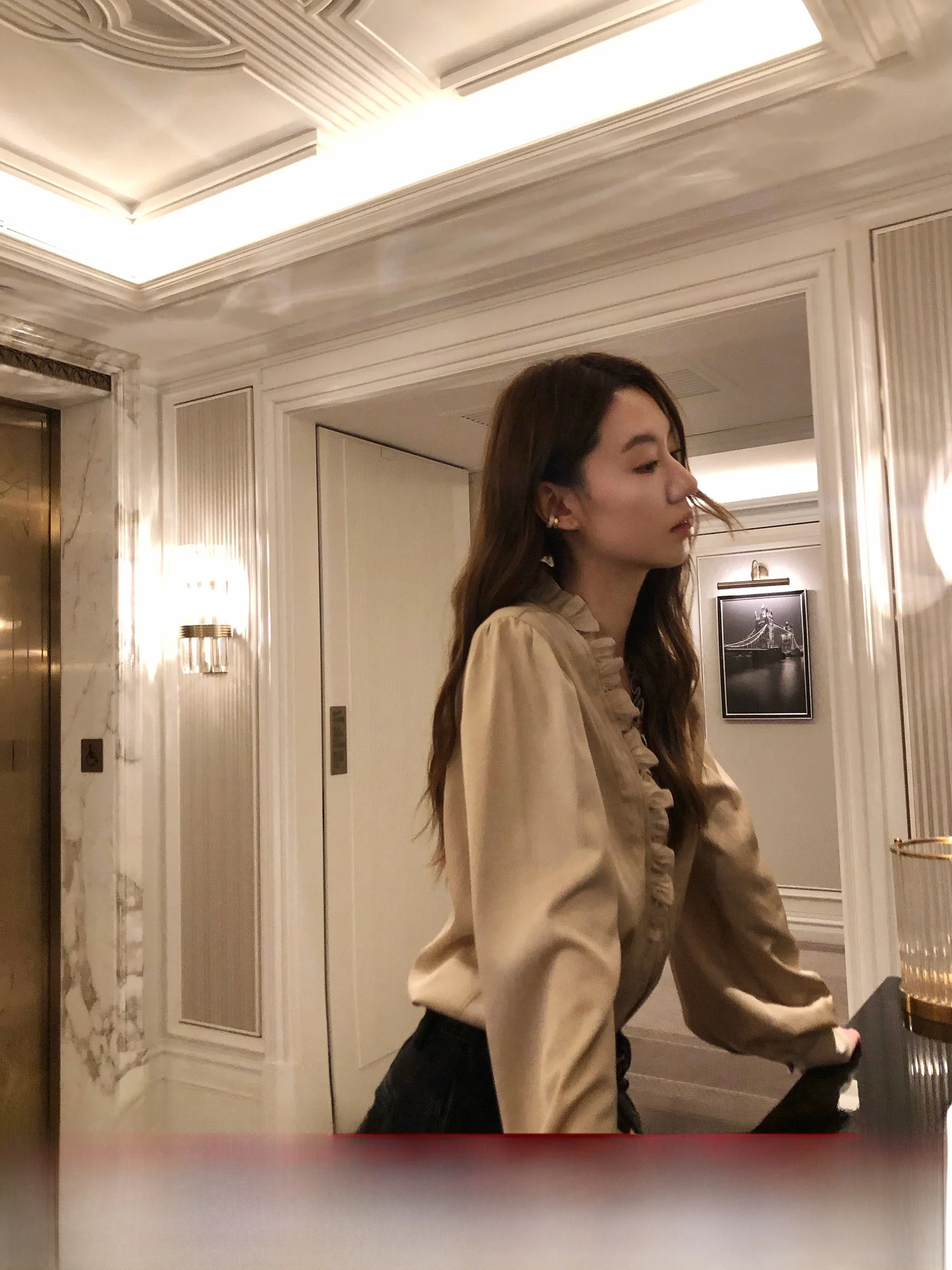 

Gakee Official Gold V-ne Silk irt Women's Spring Sle Luxury Flounce Loose Fit Long Sve Casual Top