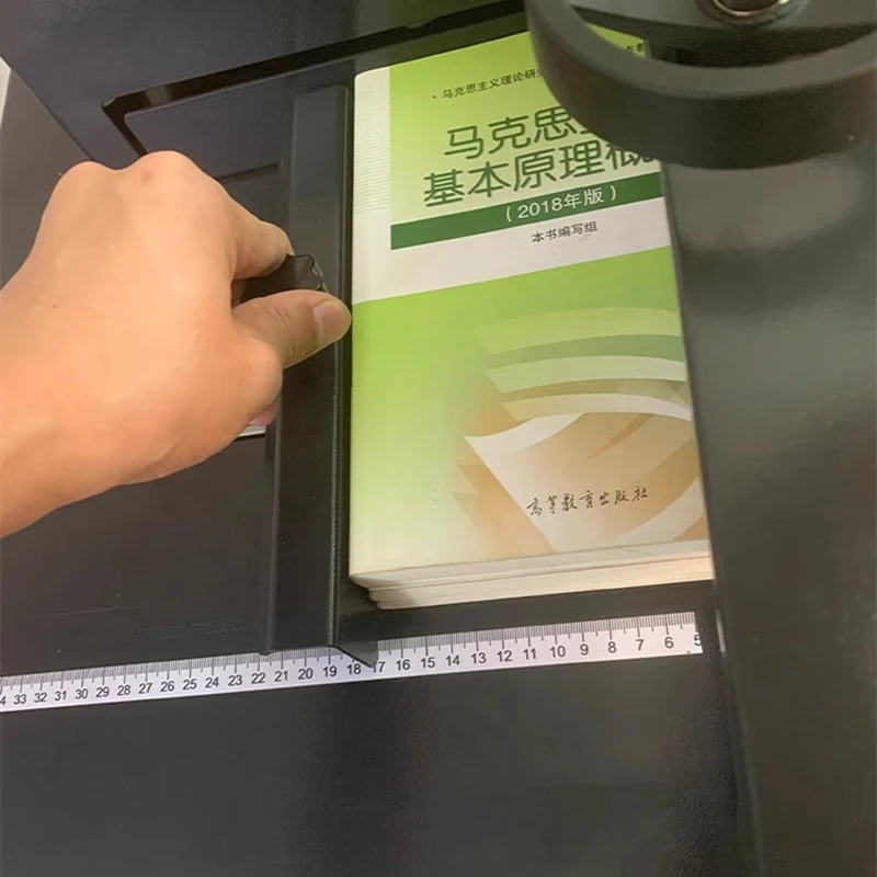 Desktop electric paper cutter, thick layer book cutter, large cutting machine, glue-bound heavy-duty cutting machine, tender pap