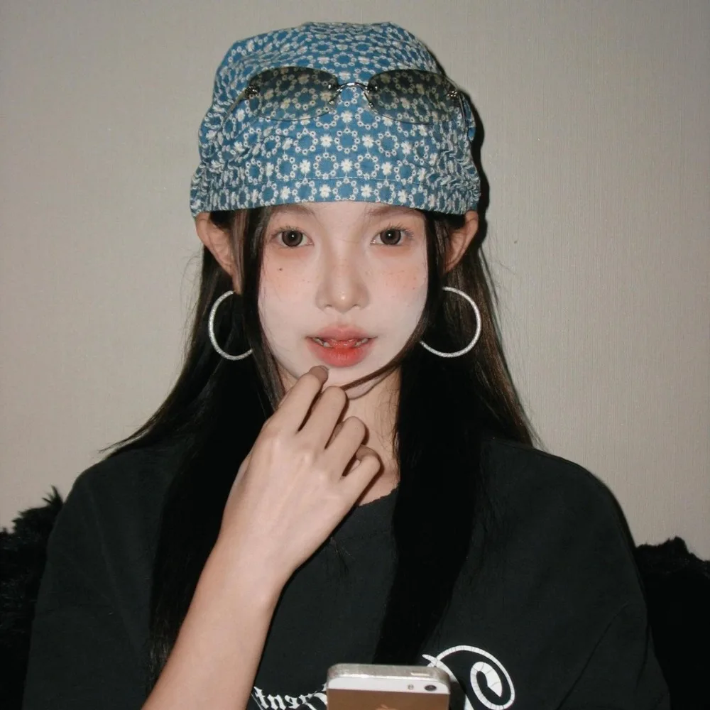 

Knitted Hat for Women Small Face Niche Design Tie-back Hat for Seaside Vacation Circle Flower High-top Version Holiday Gift