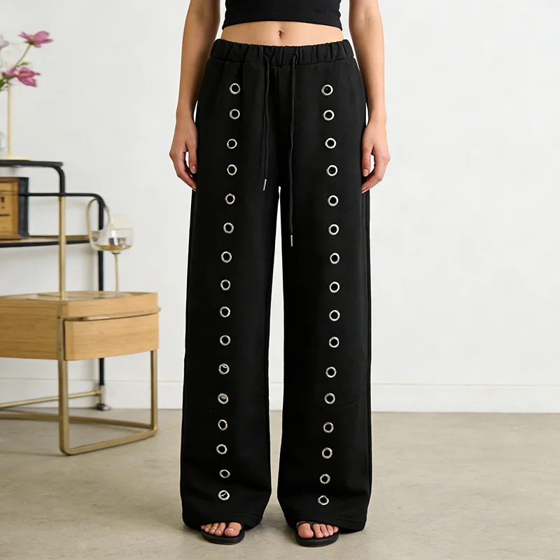 

Модные брюки Y2K на весну: широкие штанины, ажурный дизайн, прямой крой, однотонные, на шнурке, повседневные