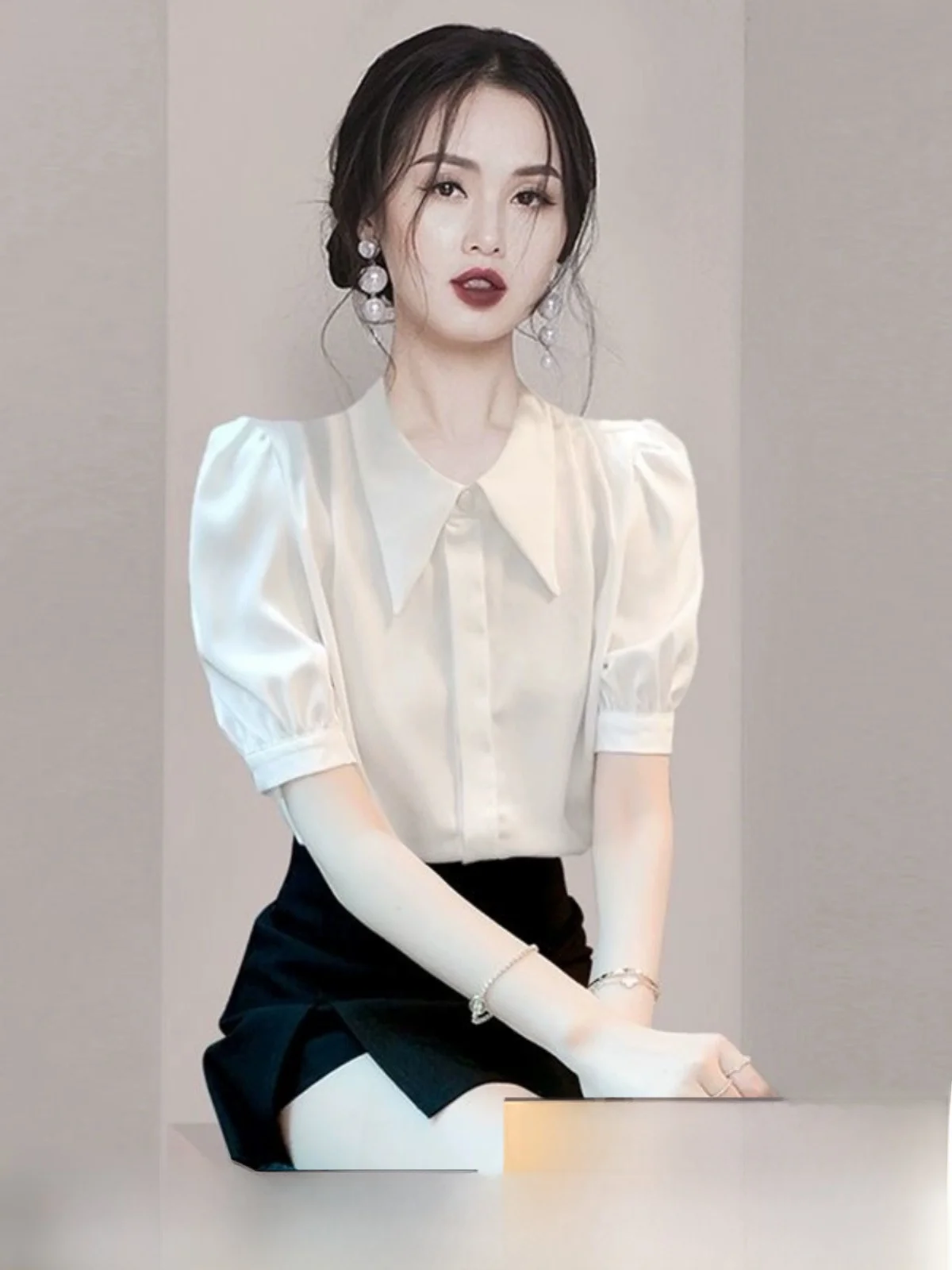 

Elegant White Shirt Women's Fashion Spring Autumn Short Sleeve Premium Feel Korean Style Loose Fit Commute Wind Pure Color