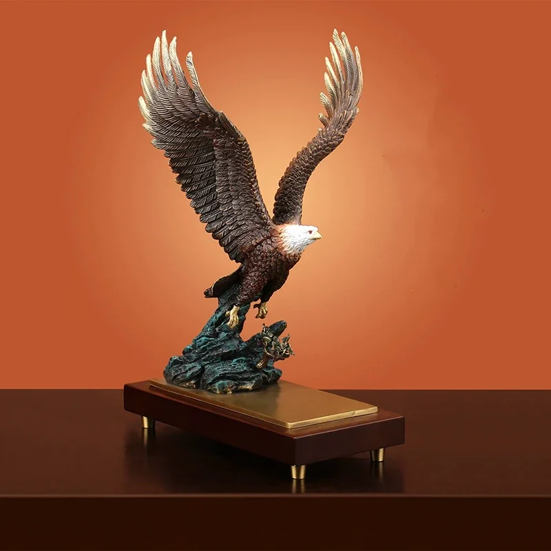 Room Decor Brass Eagle Sculpture Ornaments Office Study Desktop Decoration Home Craft Statue Luxury Artworks Creative Gifts