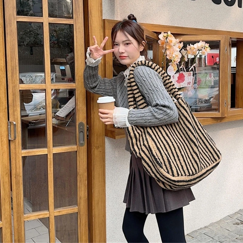 Women Large Capacity Shoulder Bag Stripe Handbags Trend Winter Shopping Bag Fashionable Plush Bag School Bag