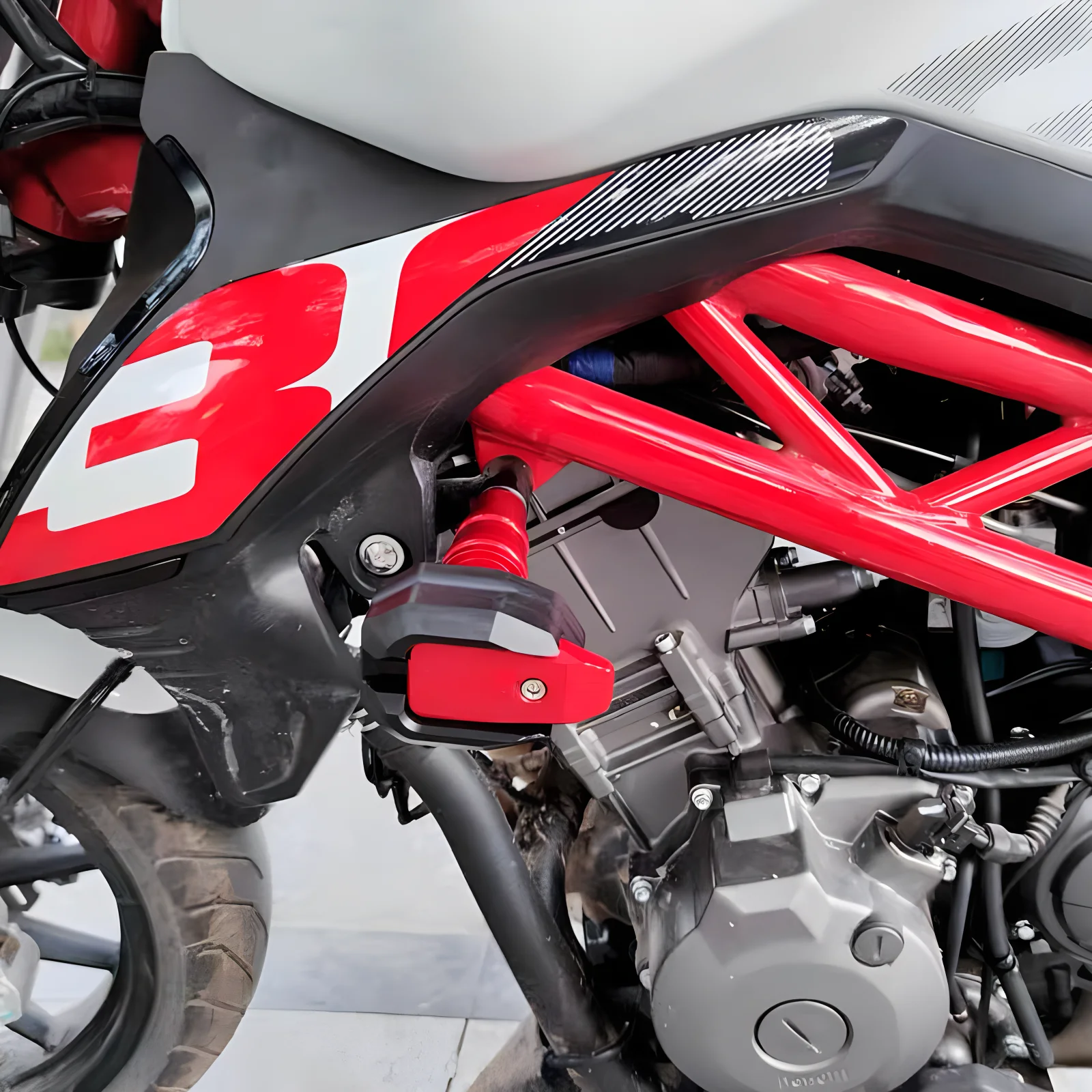 لسوزوكي GSX-S 750 GSX-S 1000 GSX-S750 GSX-S1000 GSXS إطار حماية السقوط المنزلق هدية الحرس مكافحة تحطم وسادة واقية