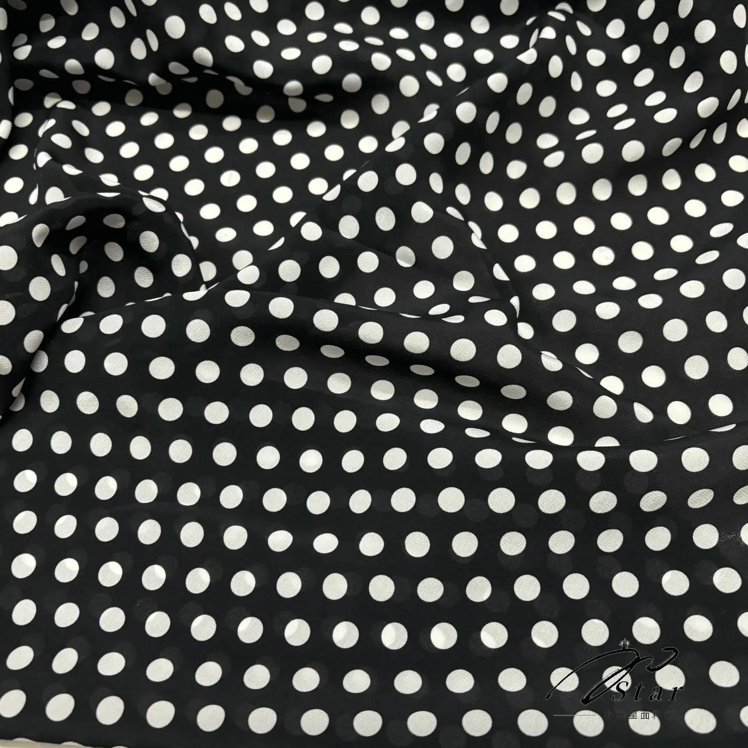 Polka Dot 20 Momme Silk Crepe De Chine Fabric Silkworm Silk Satin Fabric Breathable Skin-Friendly Shirt Spring and Summer