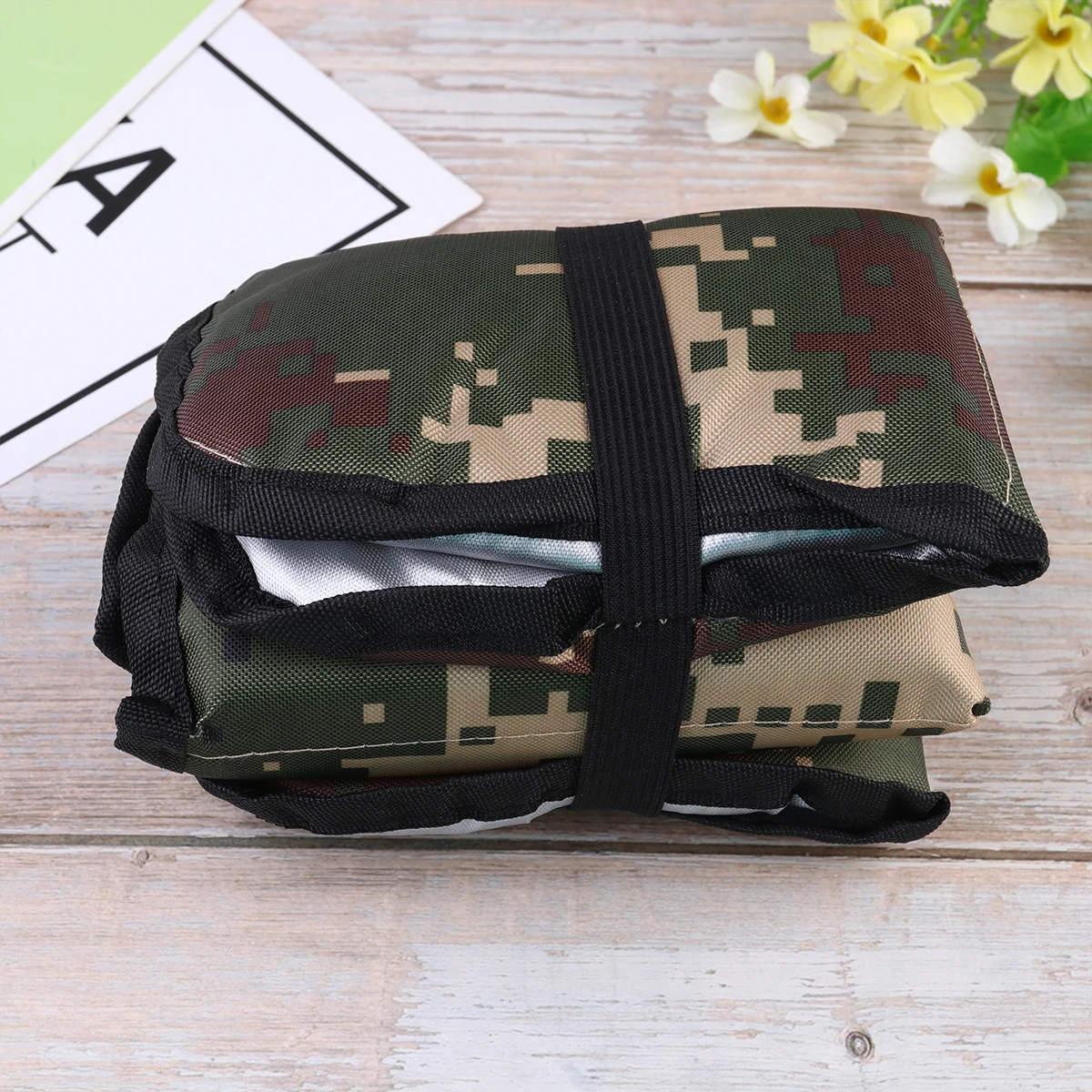 

2 Pcs Waterproof Seat Cushion Durable Outdoor Picnic Pearlescent Long Lasting Beach Mat Wearable