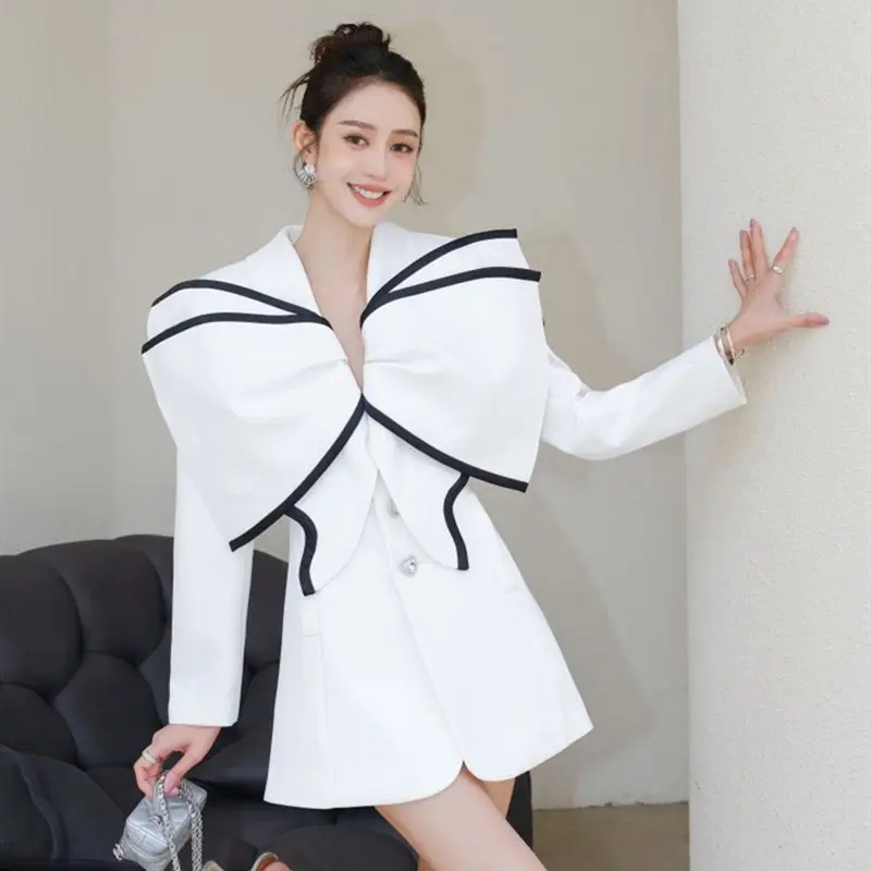 Women dress white long sleeved single breasted dress waist up slimming and elegant high-end and sensible diligent V-neck