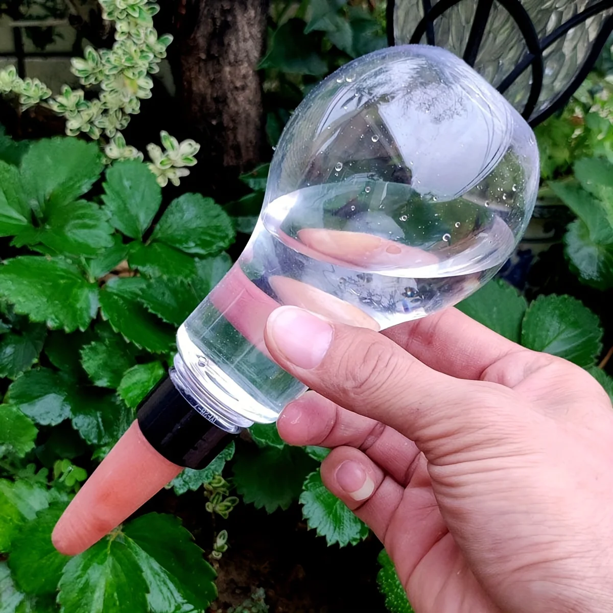 

Automatic Drip Lazy Watering Tool Indoor Garden Device For Houseplant Household Flowers Watering Irrigation Water Flowers