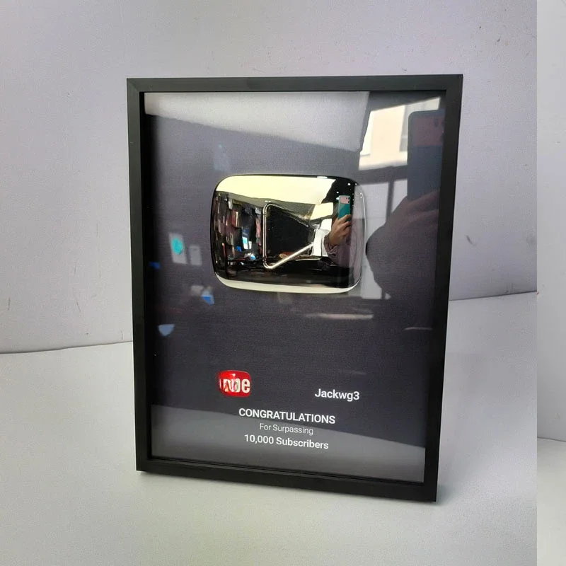 Custom Black Trophy, Corporate Event Honor Award Golden, Silvery Metal Medal, Video Blogger Souvenir Fan Subscription Gifts, 1Pc