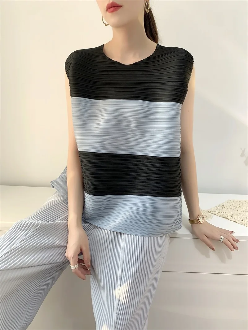 

Miyake pleated tops women vest t-shirt pleated colour blocking niche design 2025 summer fashion peplum clothes women clothes