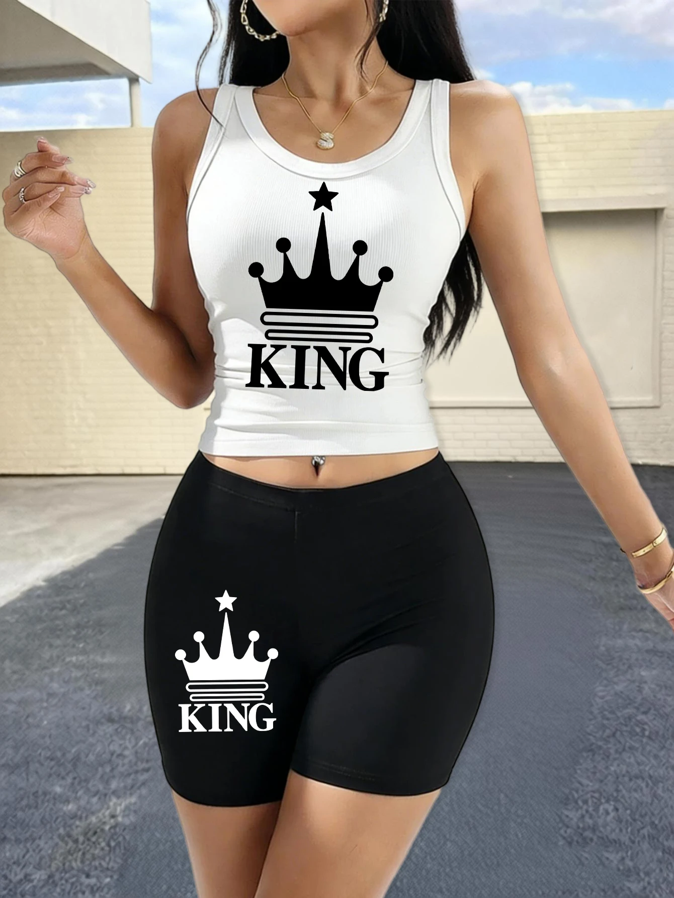 

Комплект женских топов с принтом «Разбитое сердце бабочки»: хлопковая майка в стиле хип-хоп и летние повседневные шорты, облегающие эластичные леггинсы