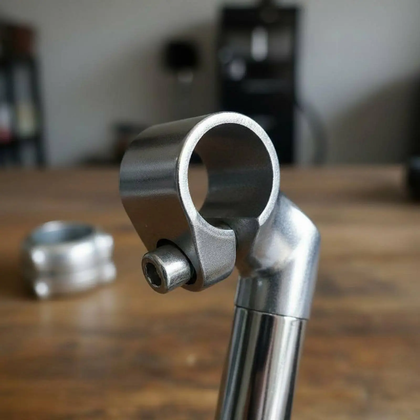 

Cycle Gooseneck Handlebar Post Metal Construction Adjustable Quill Handlebar Post