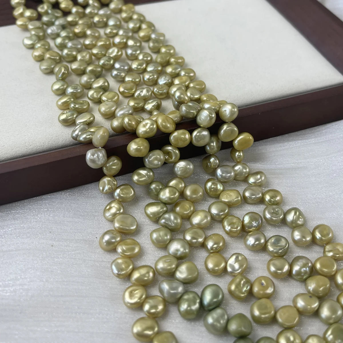 

Hot Sale! Natural Yellow-Green Baroque Pearls 6-7mm 7-Hole Loose Beads for Bridal Jewelry/DIY Fashion/Luxury Craft Wholesale