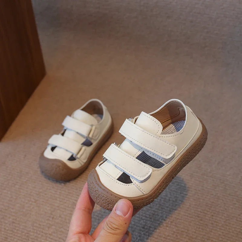 

2024 New Boys Casual Shoes Versatile Hook & Loop Hollow Children Fashion Sandals Cute Kids Breatheable PU Leather Solid Color