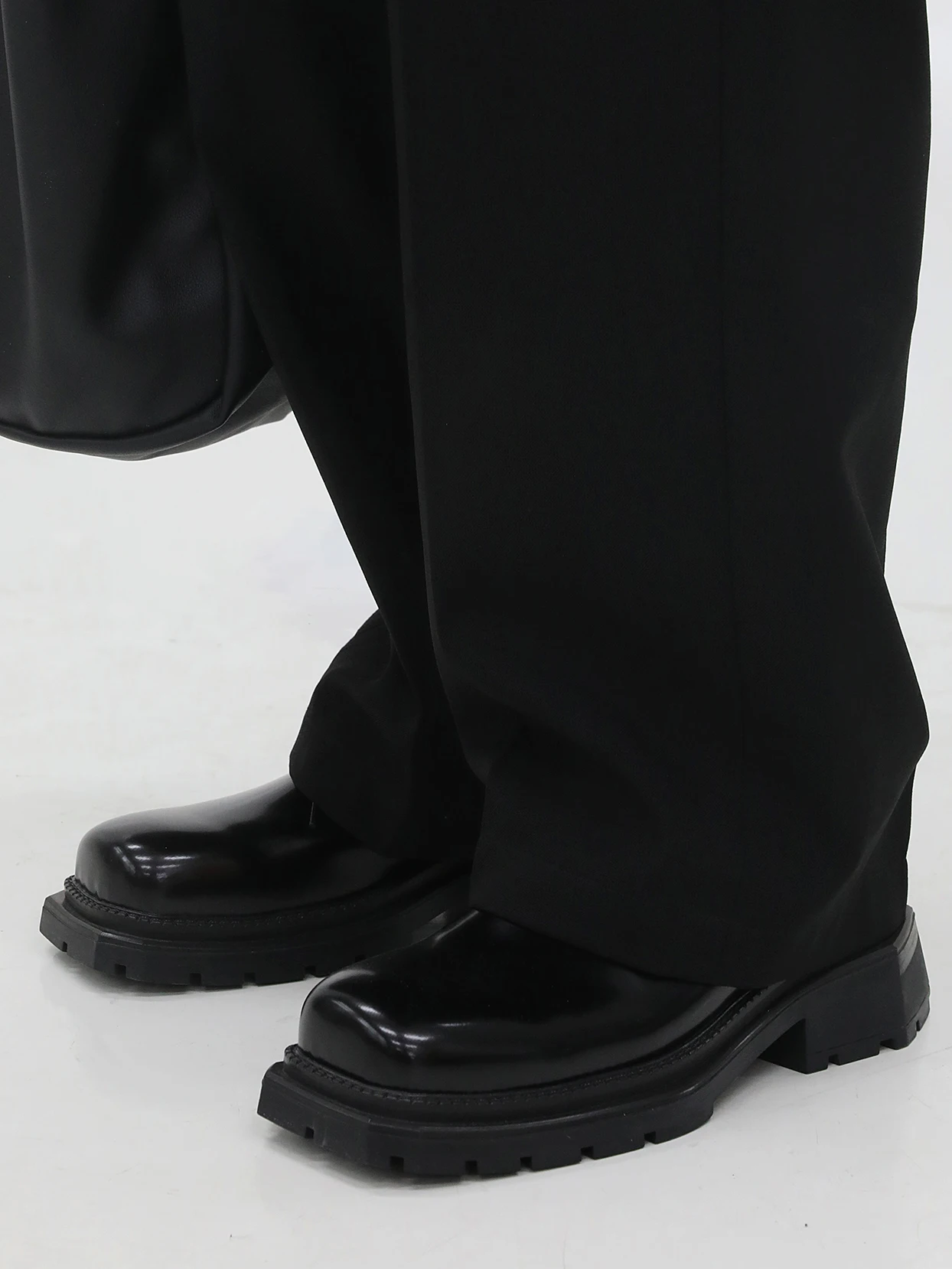 Korean Style Casual Thick Bottom Leather Shoes Classic Big Head Men's Fashionable  Shoes Sporty Slip-On Loafers