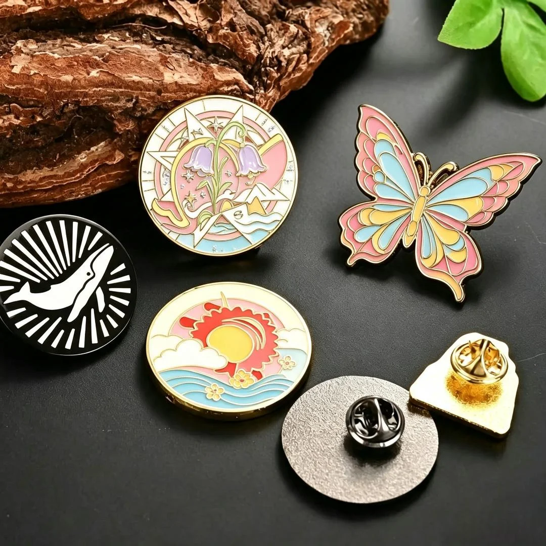 Trending Popular Vintage Plated Metal Enamel Pins Anchor Helicopter Pattern Brooch Customized Business Collectible Gift