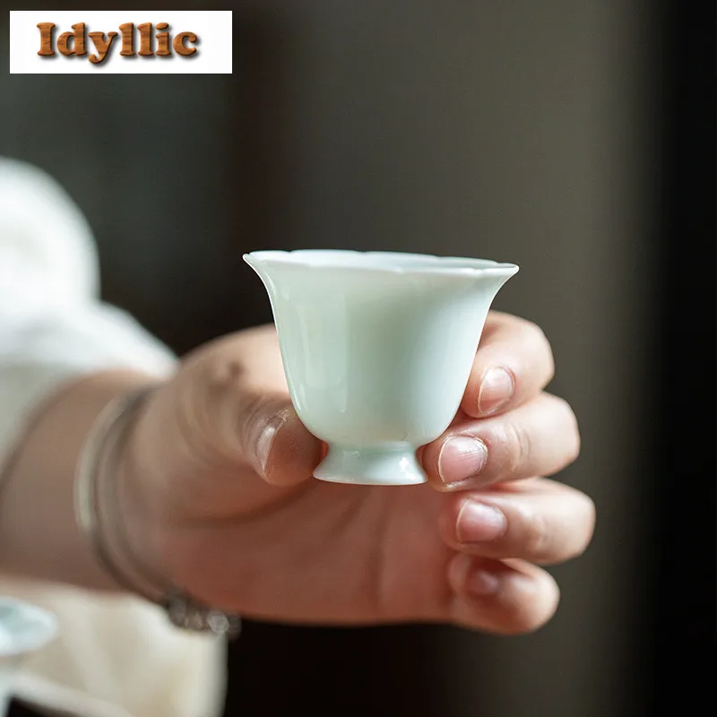 

2pc/lot Misty Blue Flower Mouth Teacup Luxury Tea Bowl Cute Cup Tea-tasting Fragrance Cup Chazhan Master Cups Tableware 30ml