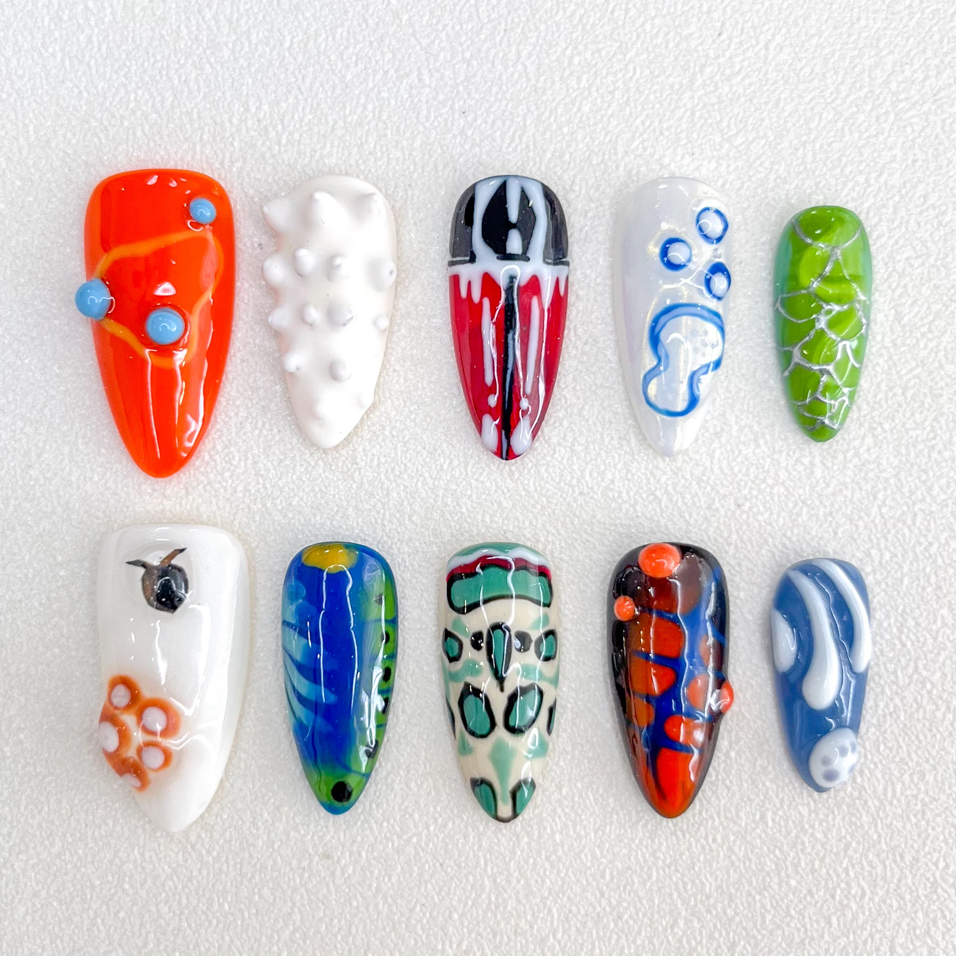 Pressa per scarabeo pop sulle unghie fatta a mano