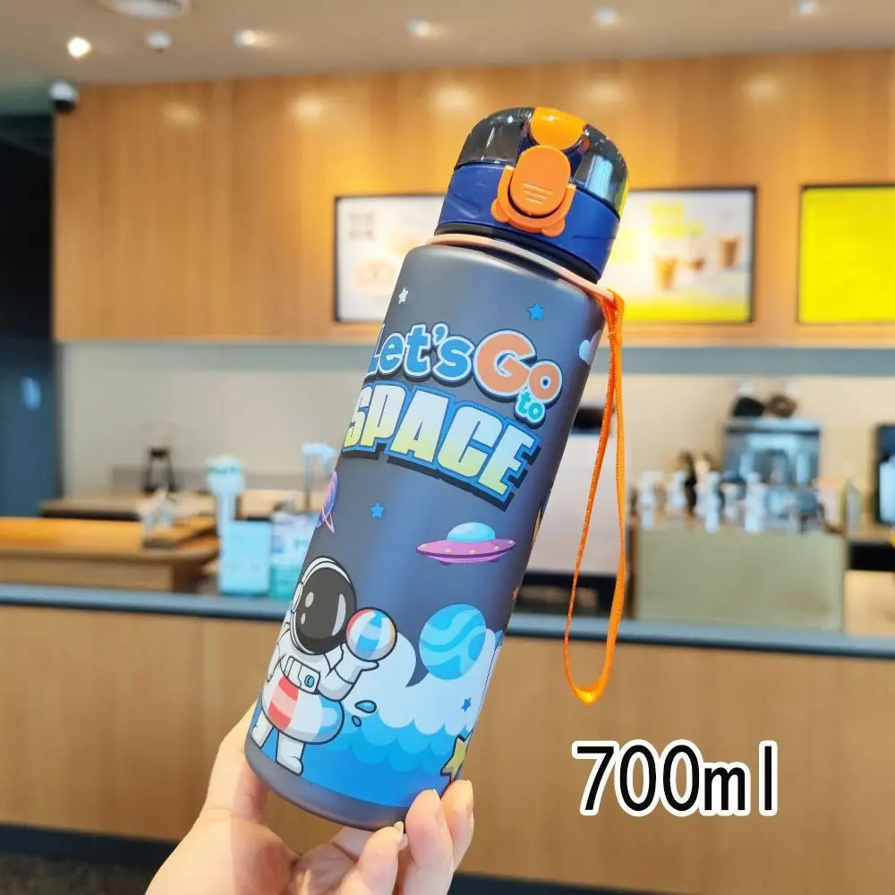 High Quality 700ML Astronaut Space Cup Plastic Seal Sippy Cup Cartoon With Latch Water Bottle Outdoor Sports
